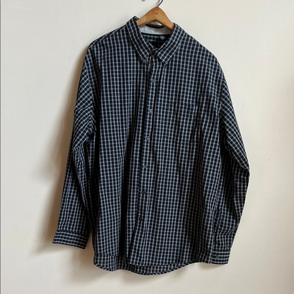 Van Heusen White and Blue Casual Button Down Shirt